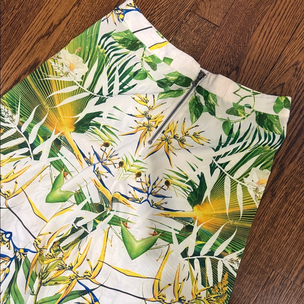 Alice + Olivia White Tropical Print Pants with Green & Yellow Foliage - Picture 3 of 4